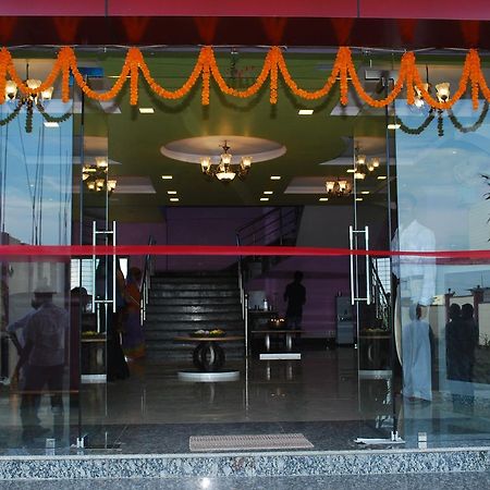 Forbesganj Hotel Sanchita Palace מראה חיצוני תמונה