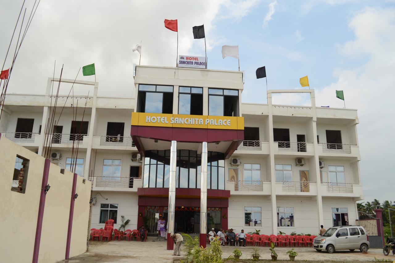 Forbesganj Hotel Sanchita Palace מראה חיצוני תמונה