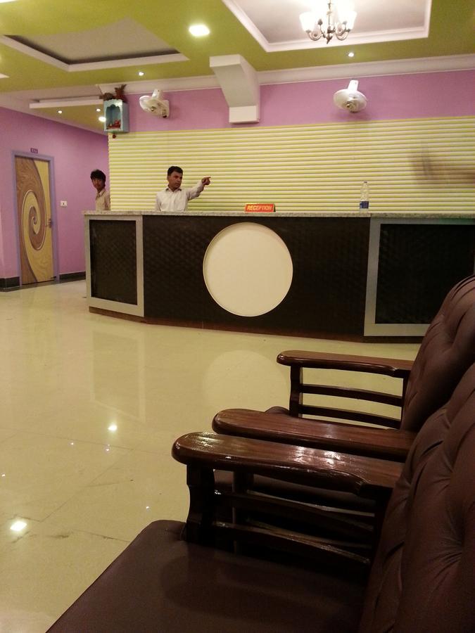 Forbesganj Hotel Sanchita Palace מראה חיצוני תמונה